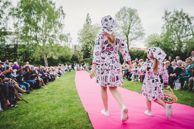 Lördagen den tjugonde maj Livstyckets vårmarknad ioch modevisning i Marabouparken, Sundbyberg.