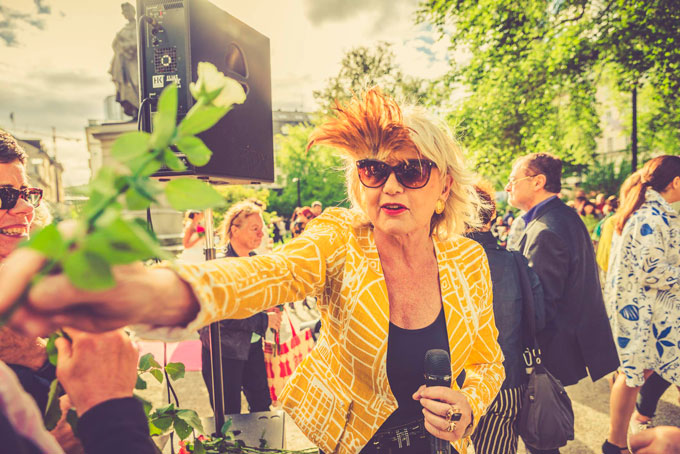 Birgitta Notlöf på Livstyckets modevisning i Berzelii park 27 maj 2015